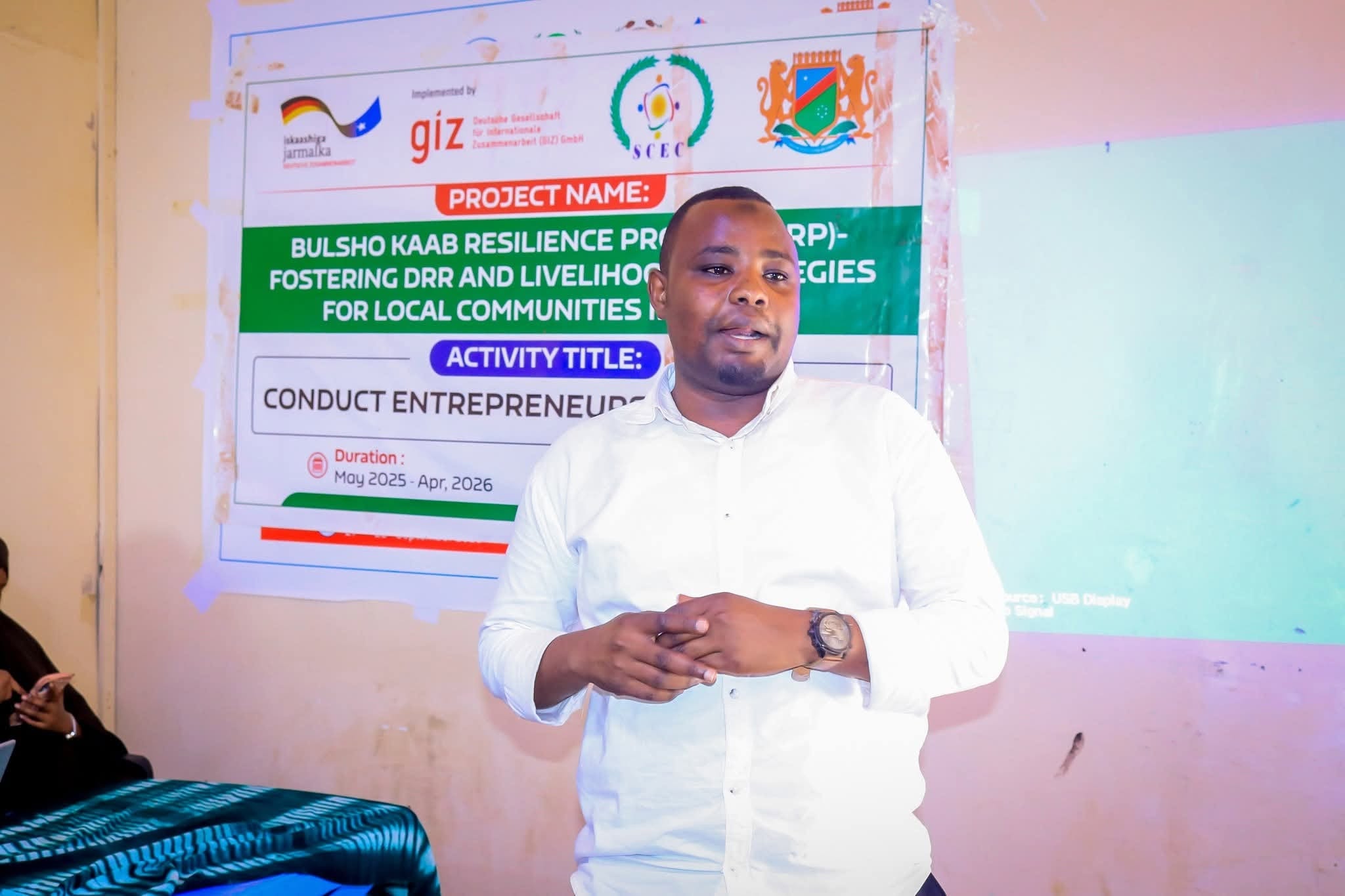 Midnimo Microfinance oo maalgelinta iskaashatooyinka ku soo bandhigtay aqoon-is-weydaarsiga ganacsi-abuurka SCEC